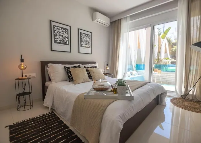 G&m Luxury With Pool Διαμέρισμα *