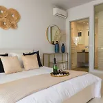 G&m Luxury With Pool Apartment