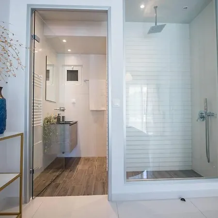 G&m Luxury With Pool Daire