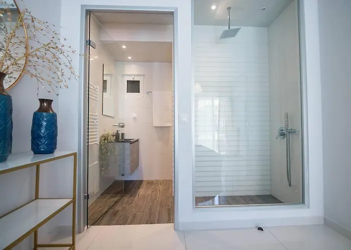 G&m Luxury With Pool Apartment