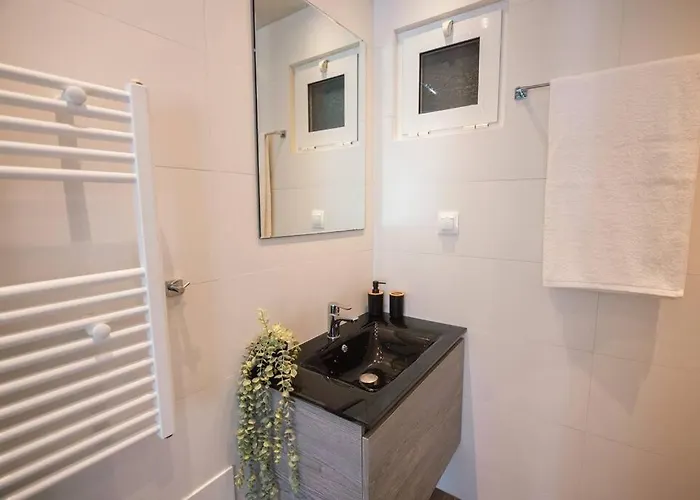 Apartment G&m Luxury With Pool